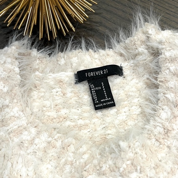 Forever 21 Eyelash Knit Crewneck Oversize Sweater Cropped Cream Long Sleeve Smal - Picture 6 of 8